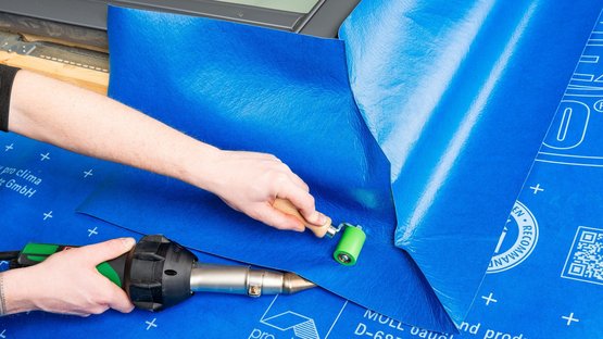 3. Weld the 3D sealing strips to the membrane